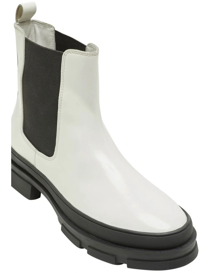 Oxford Leo White Chelsea Boots 4 Oxford Leo White Chelsea Boots - Image 4
