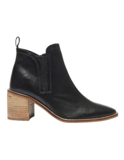 Nomad Black Glove Boots