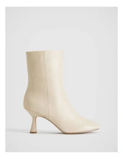 Leather Round Toe Heeled Boot In Calico