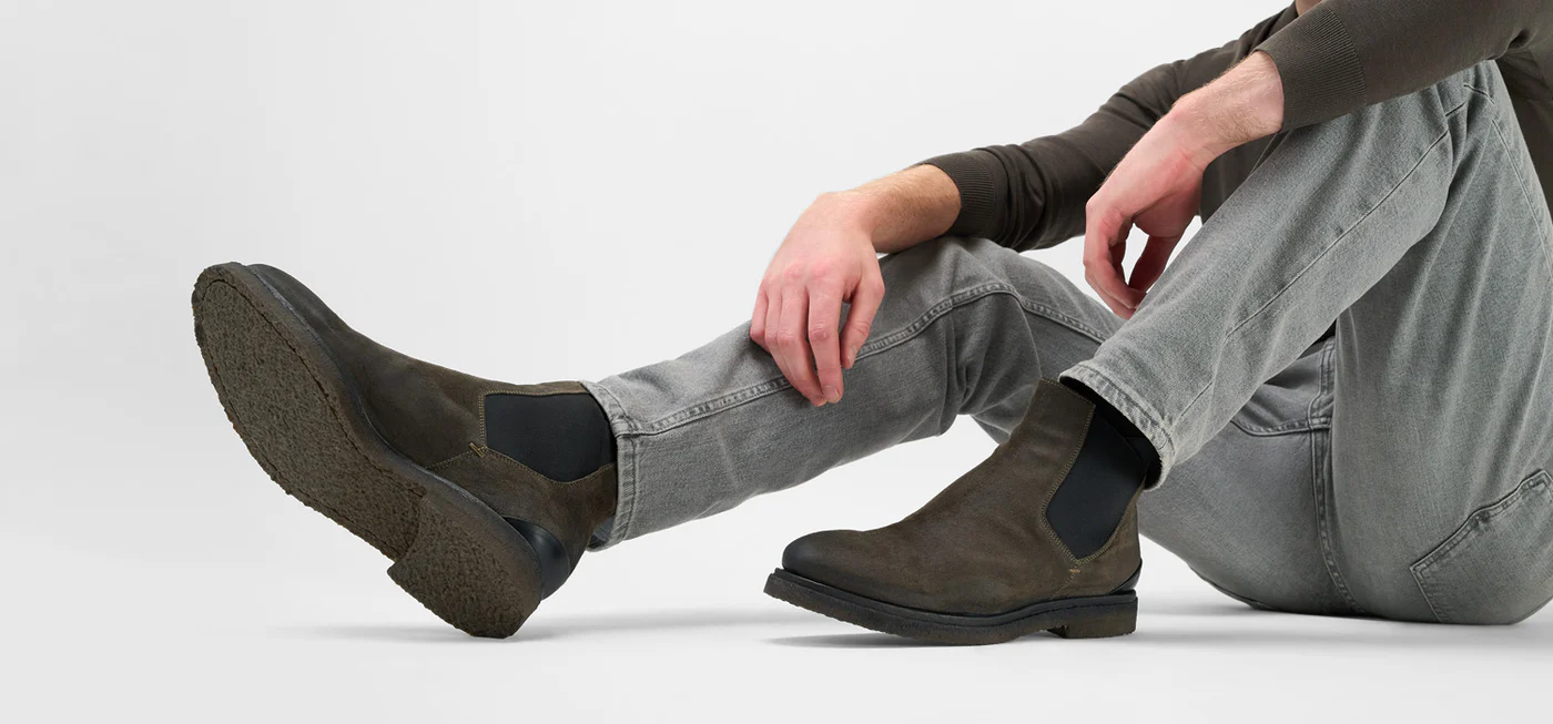 Dune London Shoes Shop -Dune London Shoes Shop Men wearing BROMPTON dark moss suede chelsea boots